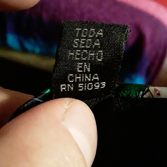 Tango Men's Silk Tie with Playing Cards of Texas Hold-Em Poker Hands - Picture 14 of 15